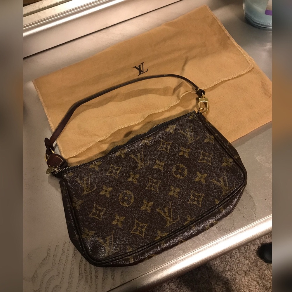 Louis Vuitton purse